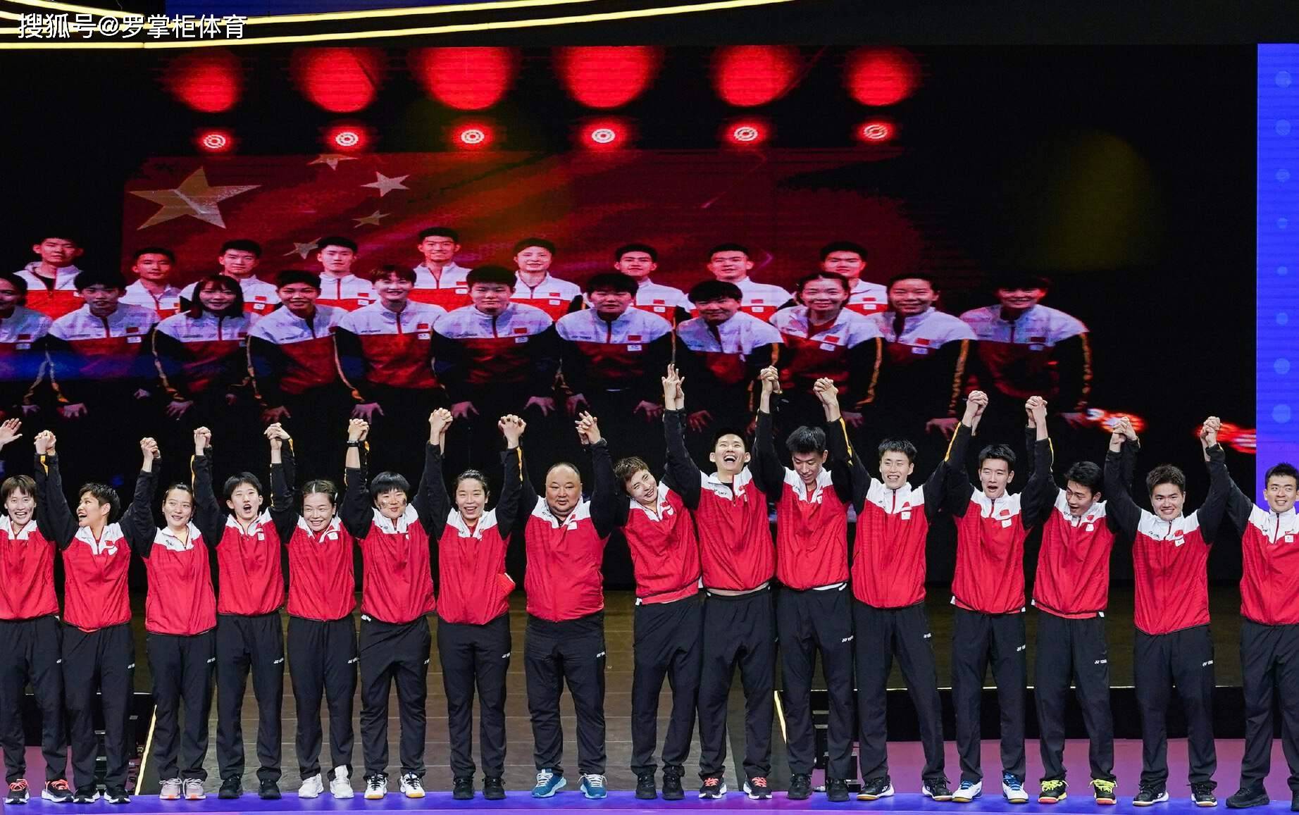 包含中国羽毛球队力克韩国羽毛球队，辛杜关键制胜的词条