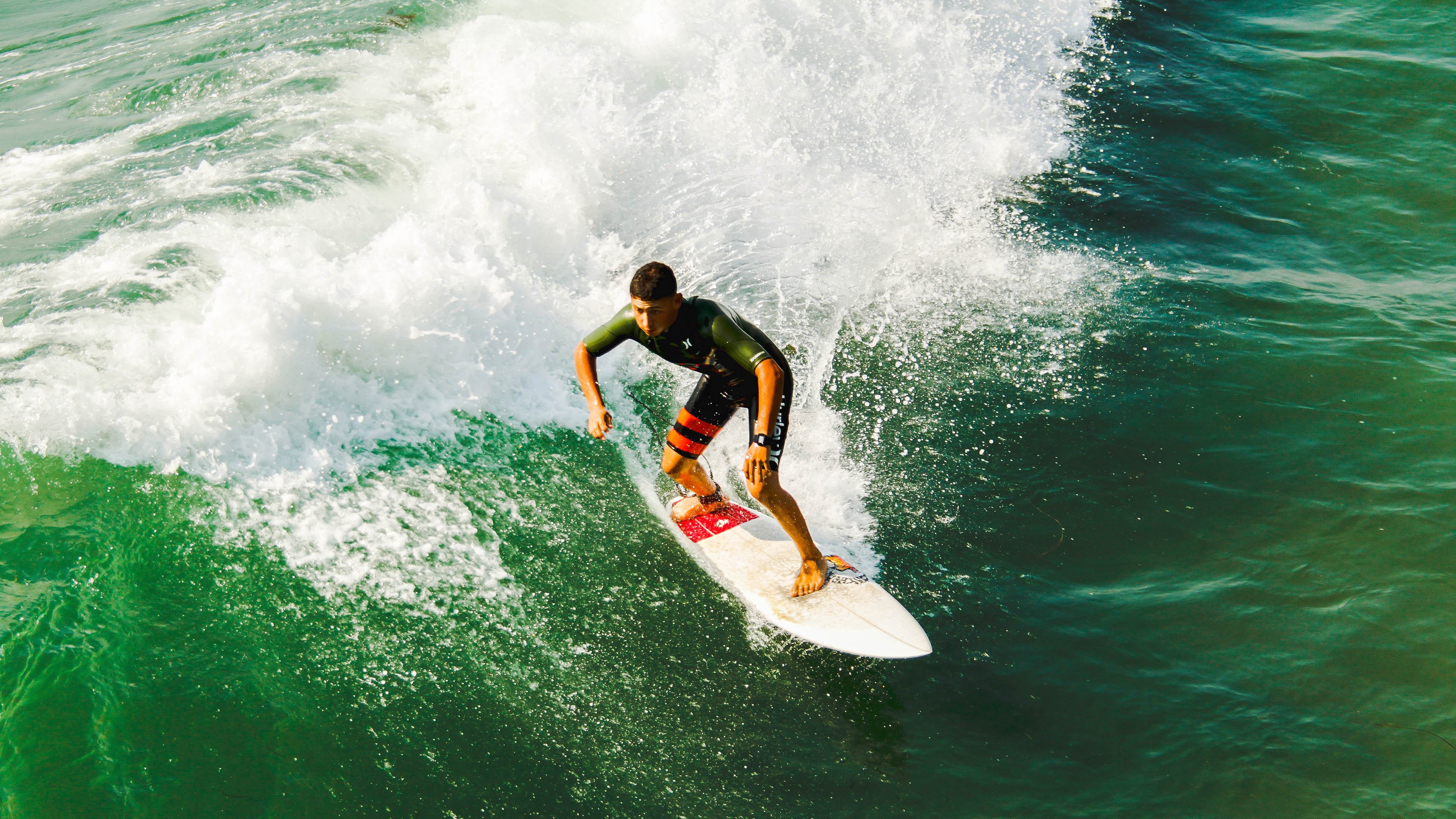 开云体育下载-数据爆炸时代，阿圭罗的全面进化与佛罗伦萨式火力如何重塑足球战术格局